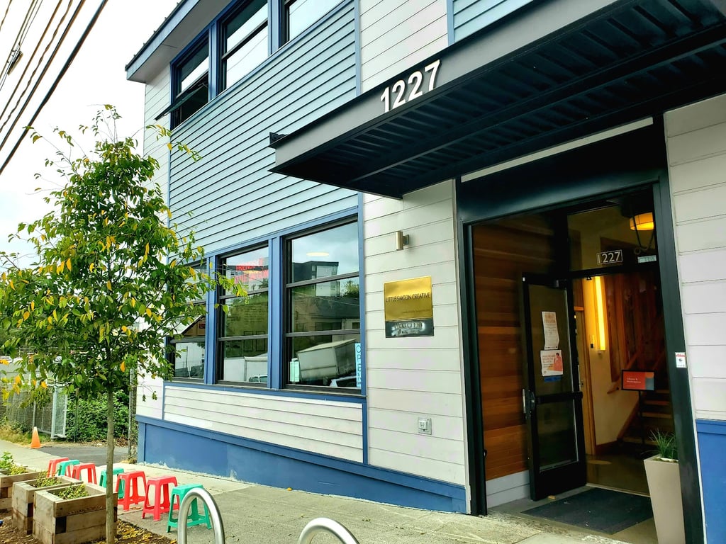 Hello Em Việt Coffee & Roastery