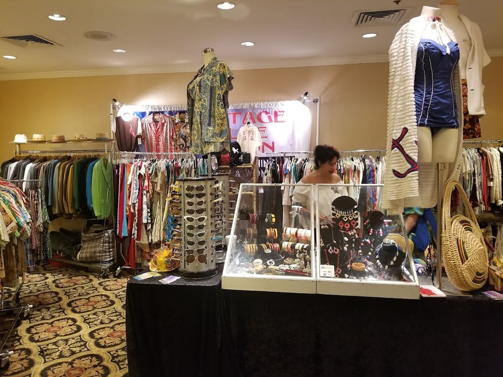 Vintage Blue Moon – Vintage Clothing Store In Pomona