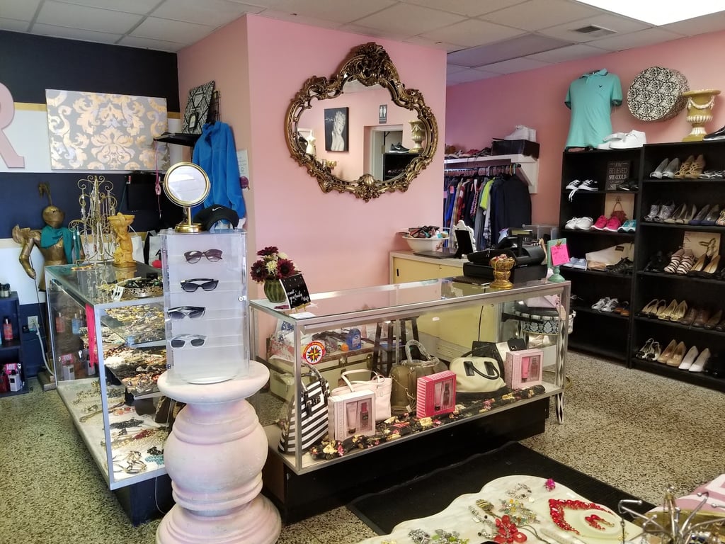 Rockin’ Robyn’s Clothing & More