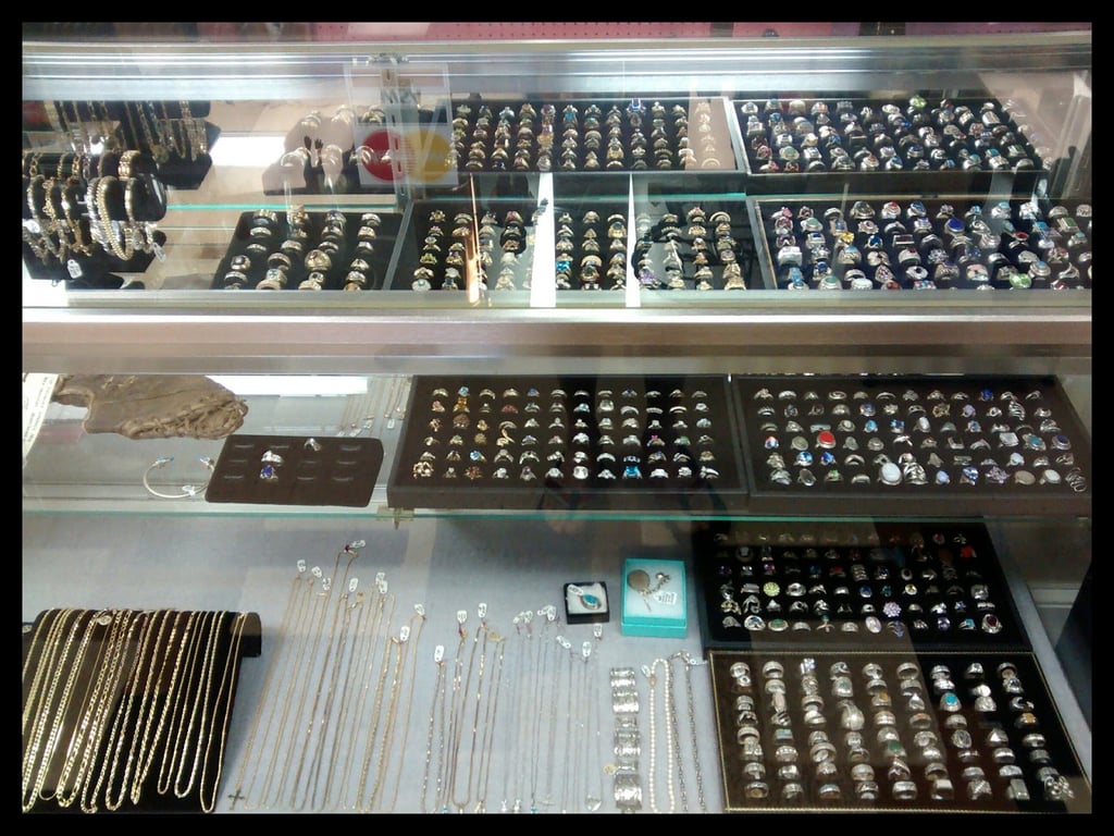 UNIQUE THRIFTIQUE & PAWN