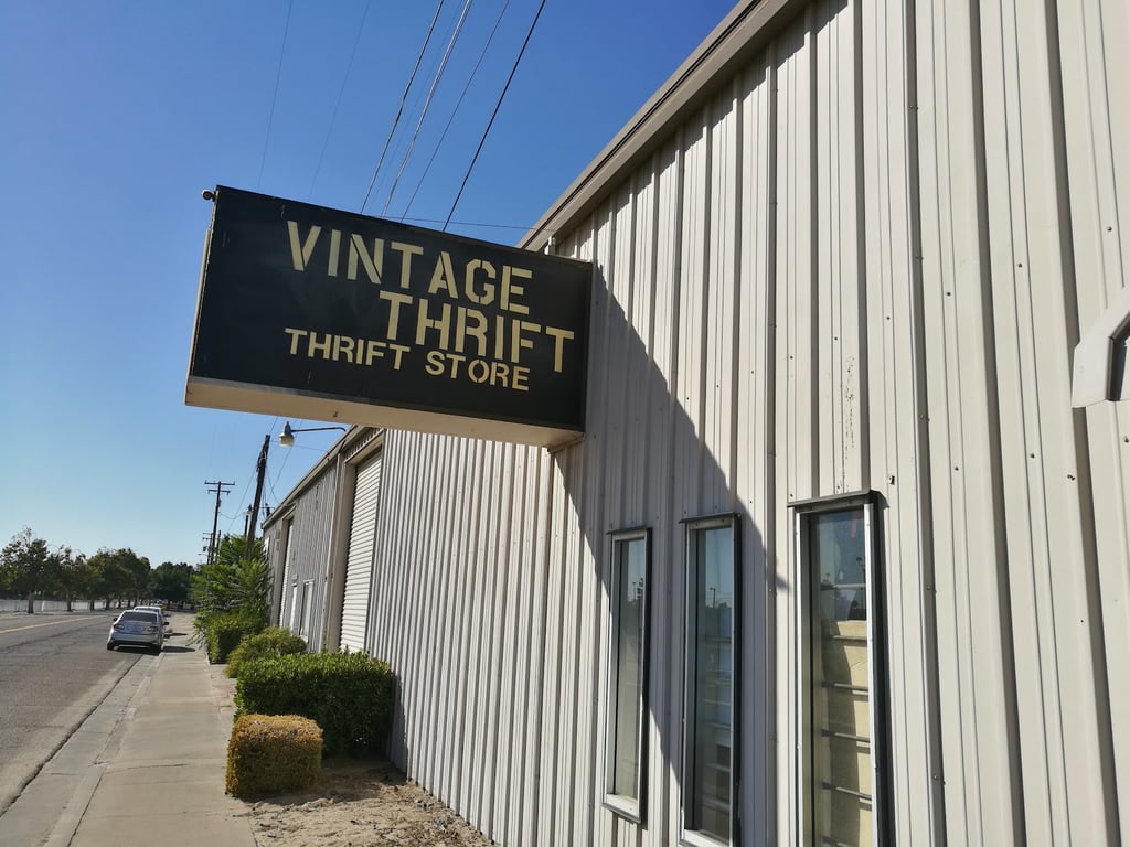 Vintage Thrift: thrift, toys & Collectibles
