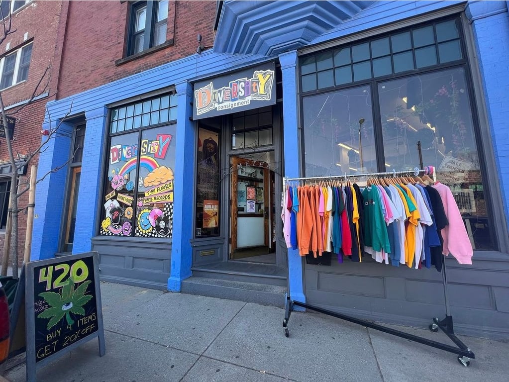 DIVERSITY Men’s and Women’s Consignment