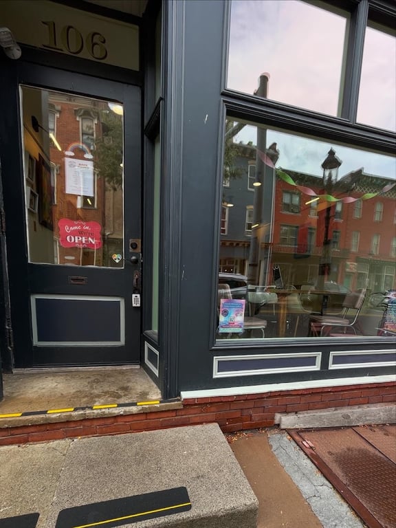 Shaky Hands Coffee Shop