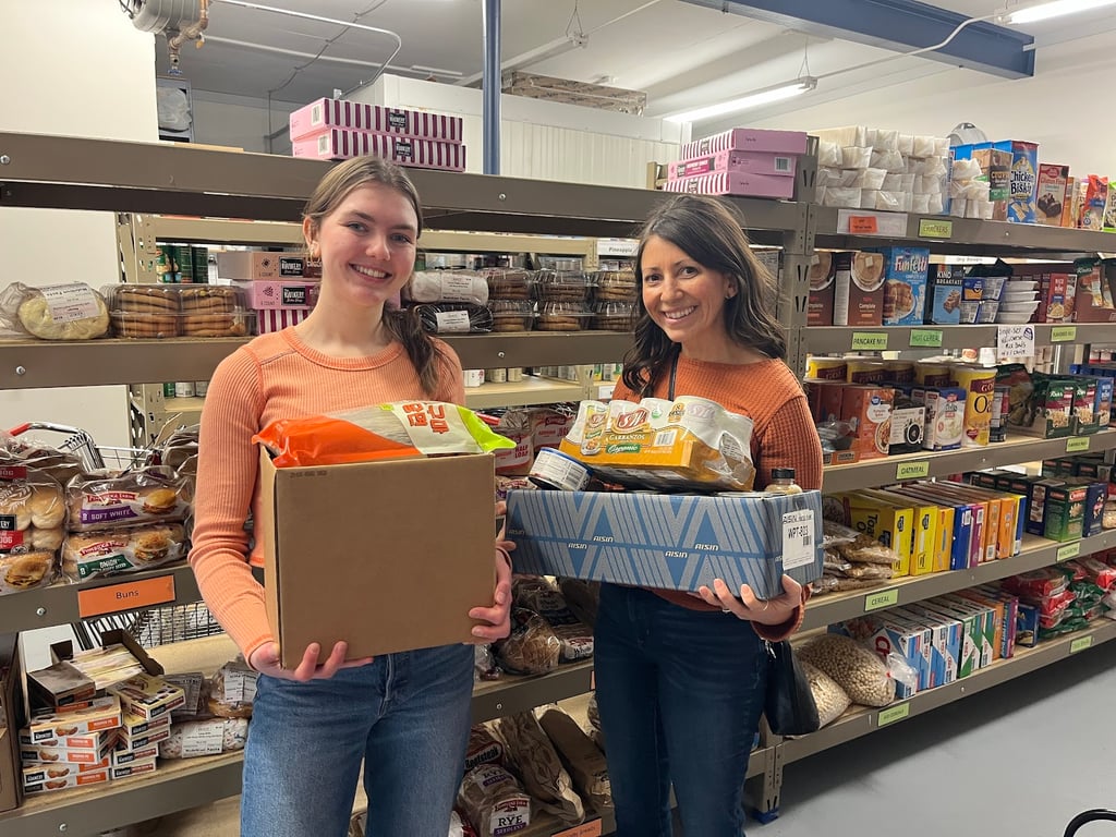 Neighbors Helping Neighbors Food Closet