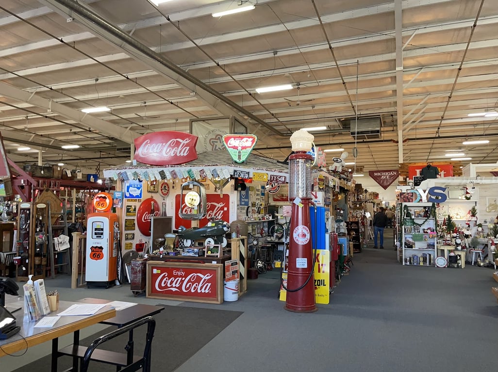 Brass Armadillo Antique Mall – Kansas City