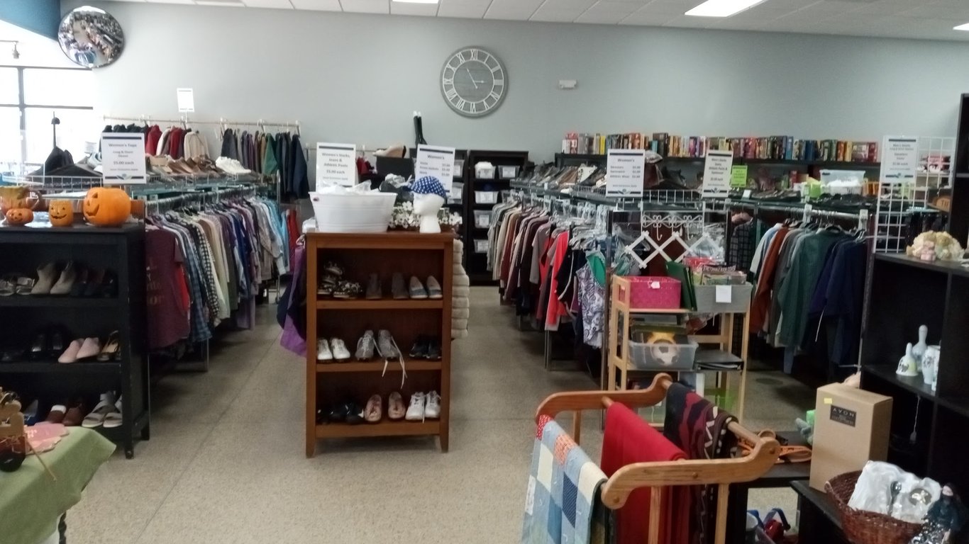 Hastings Family Service – Food Distribution Center