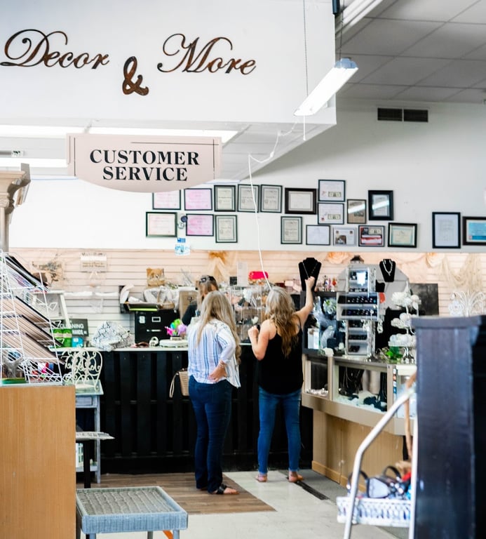 Decor & More