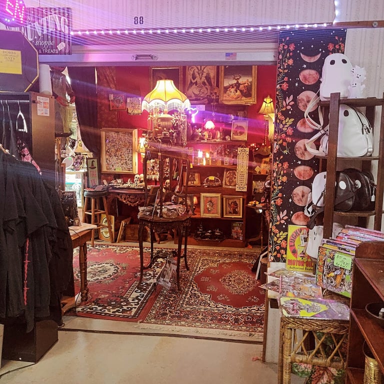 Hooper’s Garage Retro Boutique
