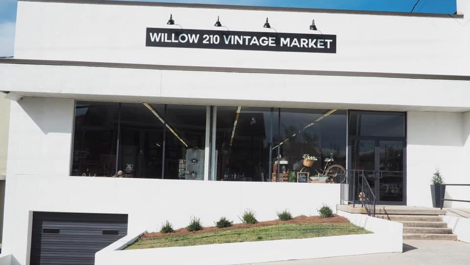 Willow 210 Vintage Market