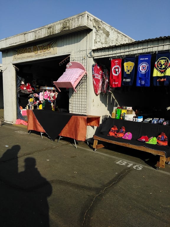 Maclin Open Air Market