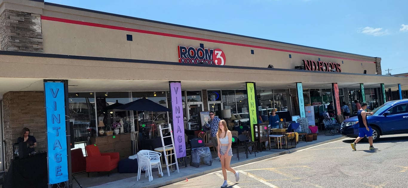 Antique Store: ROOM 3 Vintage, a Vintage Mall