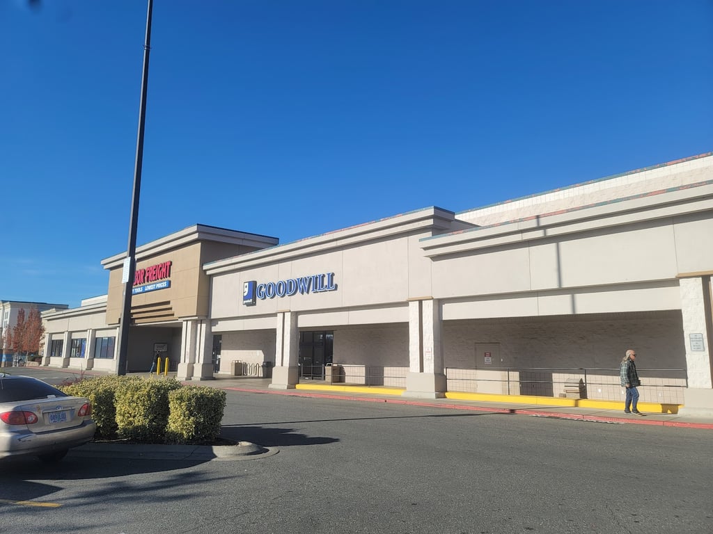 Goodwill Store, Donation & Job Connection – Grants Pass