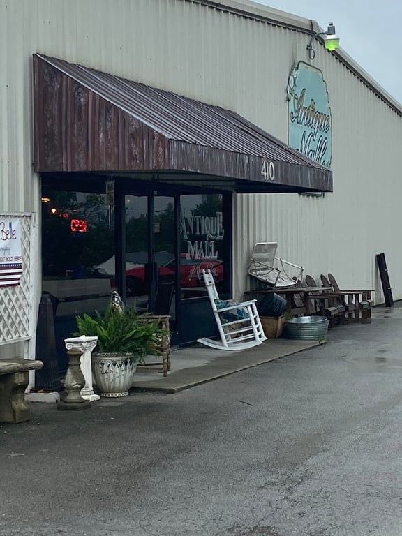 Antique Mall of Manchester