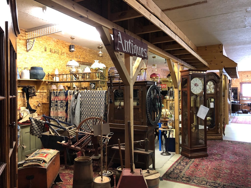 Mike’s Antiques & Old Goodies