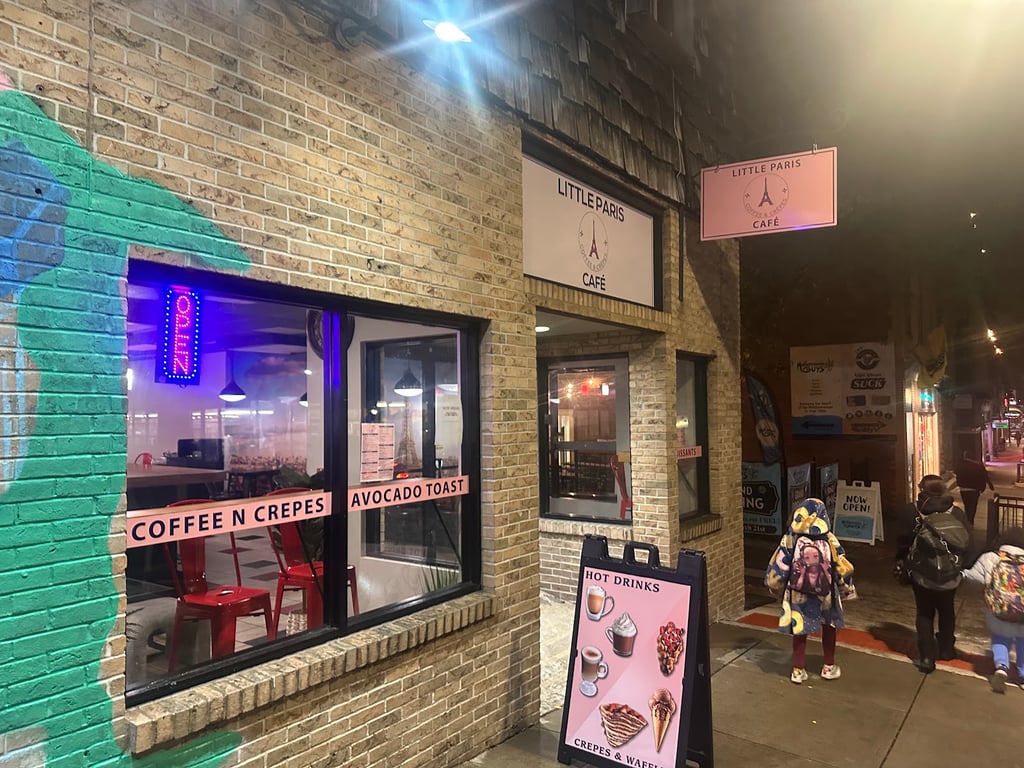 Little Paris Café