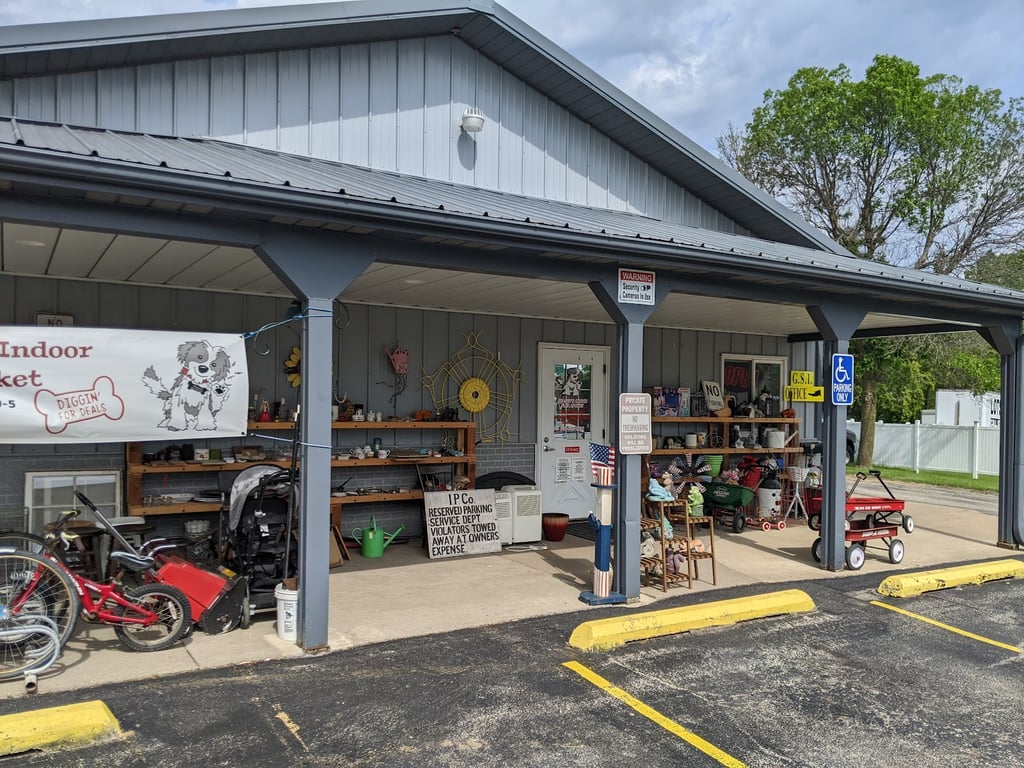 Shaggy’s Indoor Flea Market