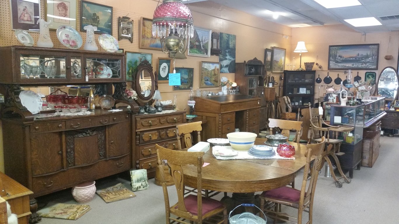 Photo of Avenues Antiques & Collectibles