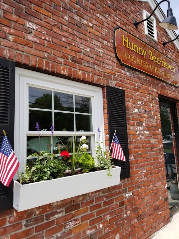 Hunny Bee-Haven Country Gifts And More