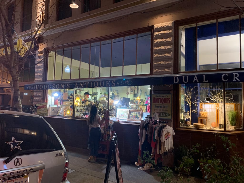 Photo of Hodgson’s Antiques