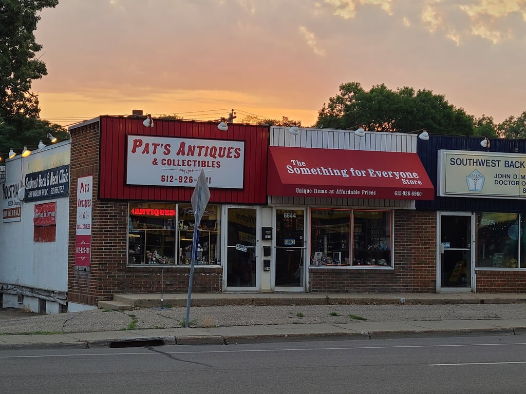 Pat’s Antiques & Collectibles