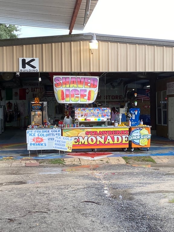 Renninger’s Flea Market & Antique Center