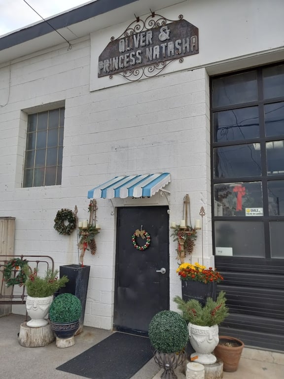 Oliver & Princess Natasha Vintage Shop