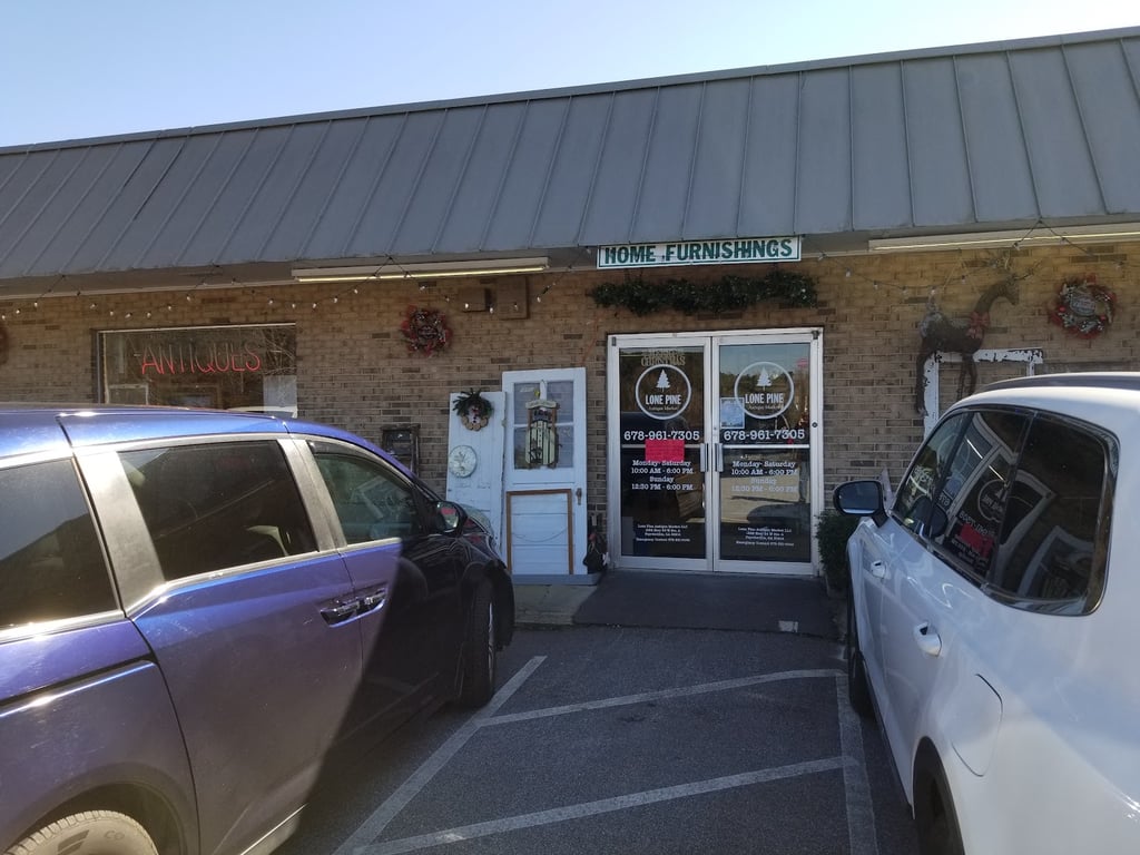 Photo of Lone Pine Antique Market LLC