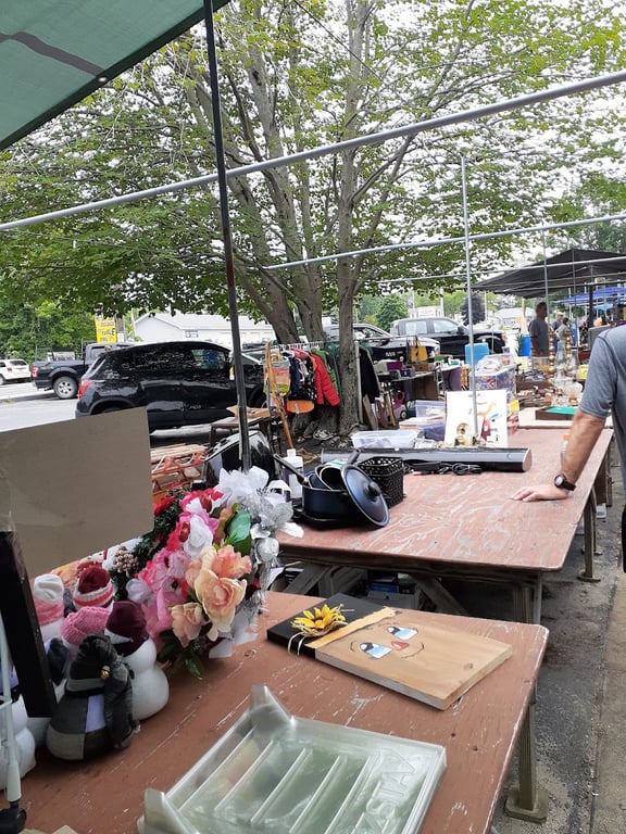 Riverside Flea Market