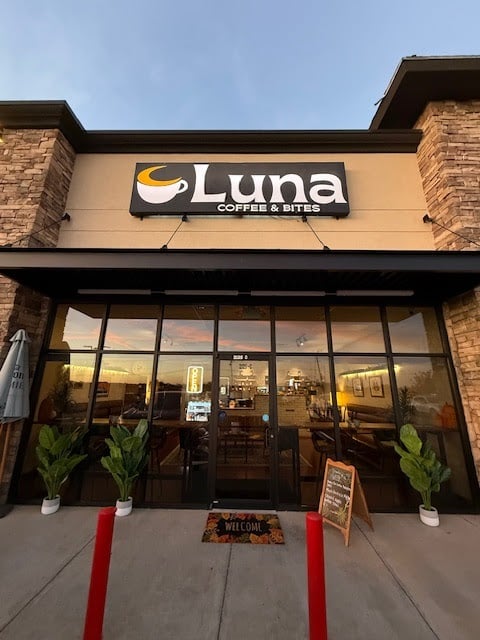 Luna – Coffee & Bites