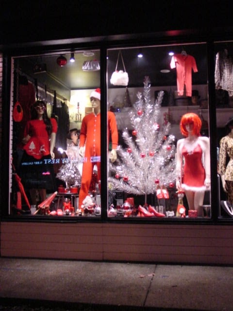 Photo of Deco to Retro and Vintage Clothing
