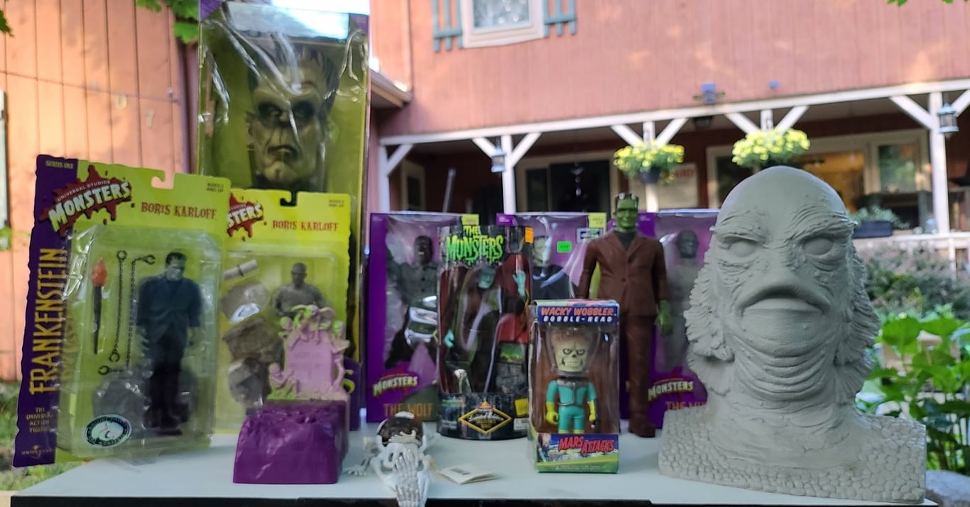 Candy’s Curiosities & Vintage Oddities Shop