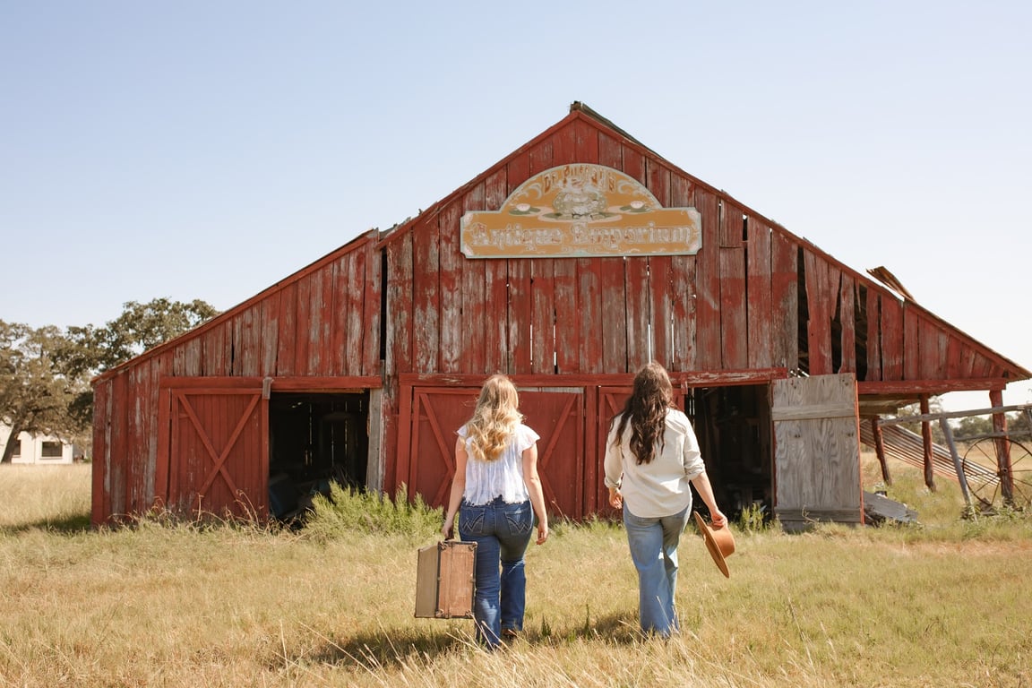 The Little Burlap Barn