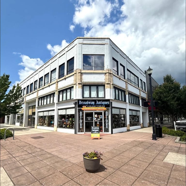 Broadway Antiques And Collectibles