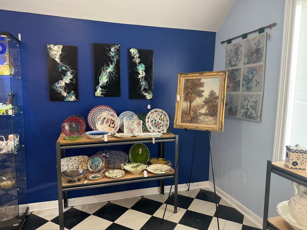 Blue Iris vintage and antiques, consignment store