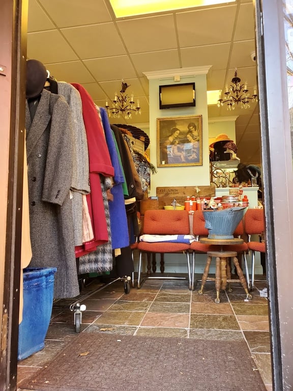 Photo of Hall’s on Broadway