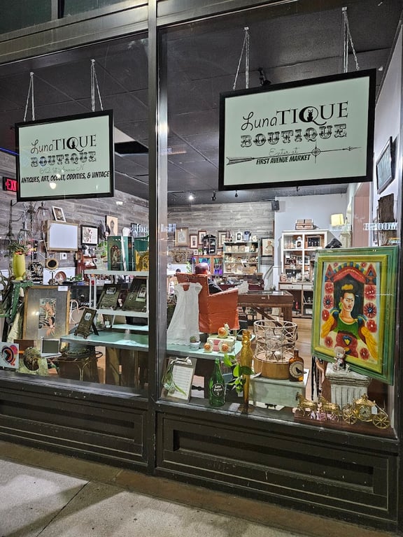 LunaTique Boutique