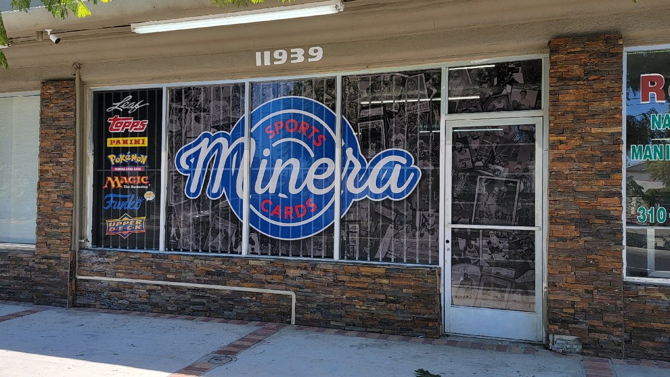 Photo of Minera Sports Cards & Collectibles
