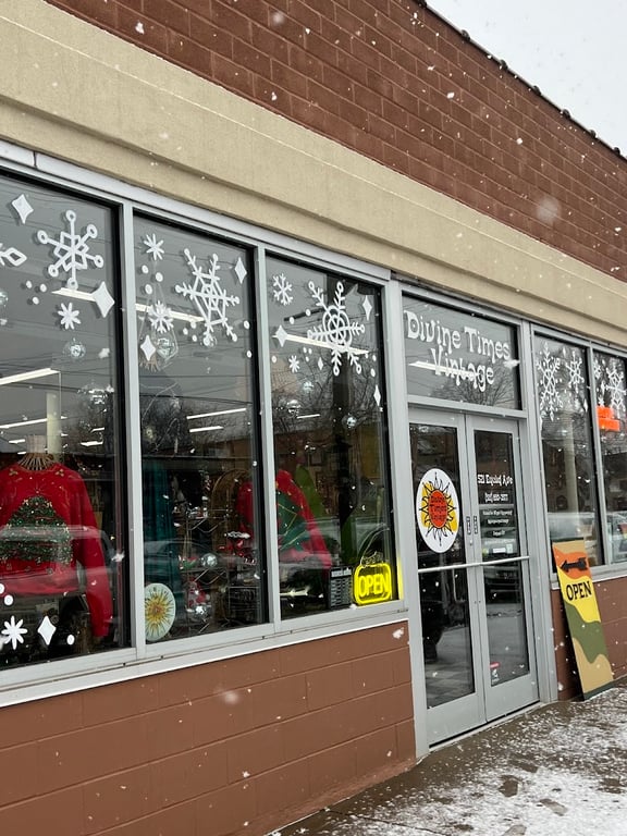 Divine Times Vintage
