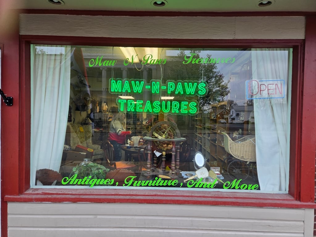 Maw-N-Paws Treasures