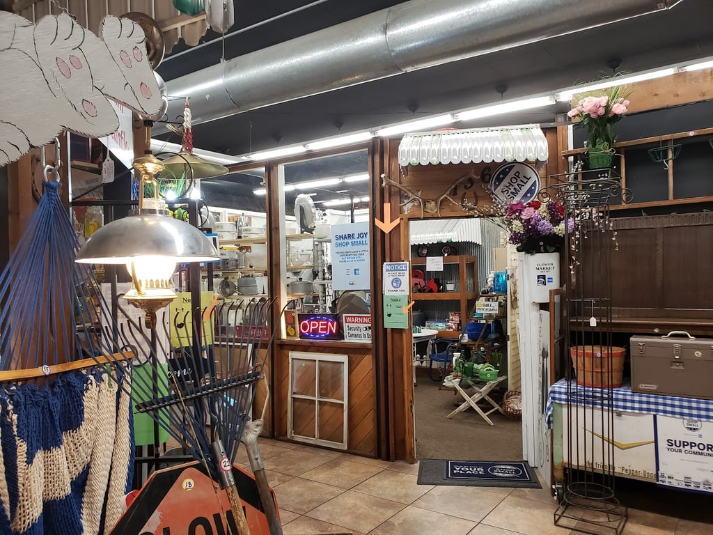 Village Antiques LLC & Velvet’s Trading Post