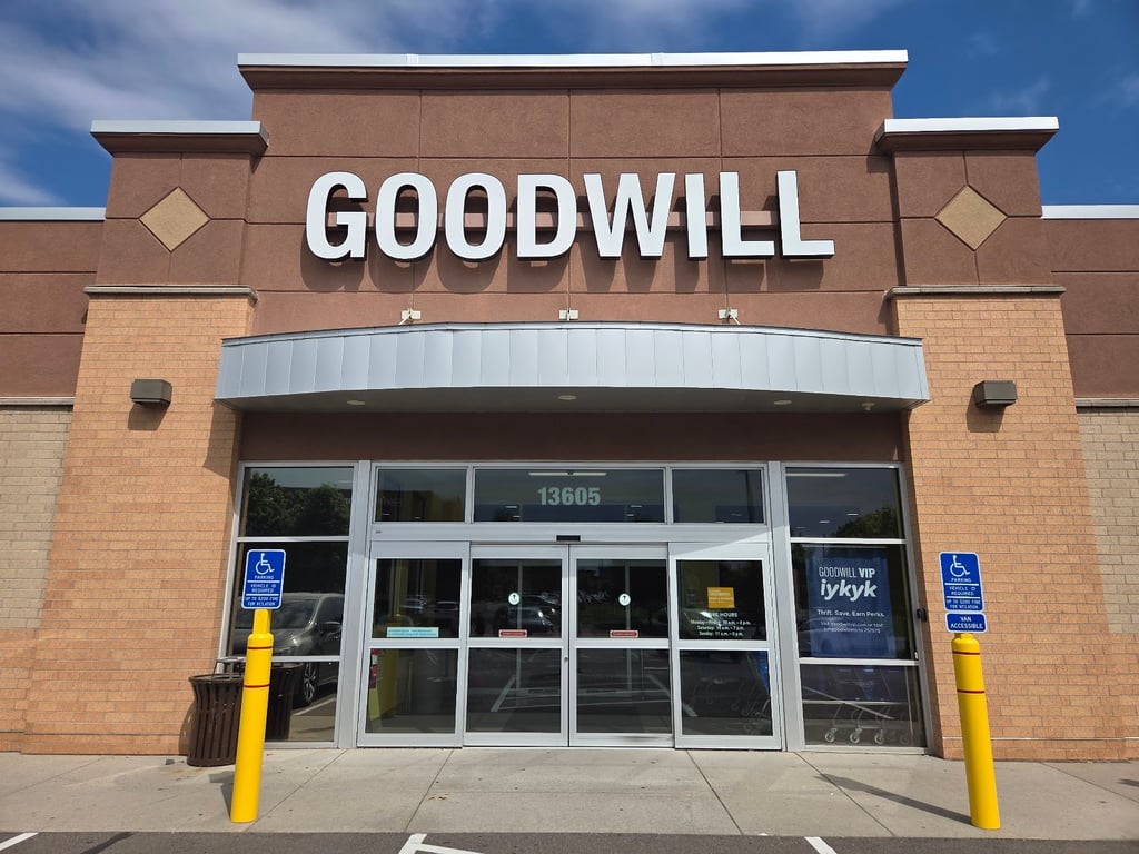 Goodwill – Maple Grove: 80th Circle N