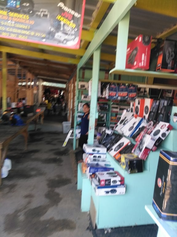 Bill’s Flea Market