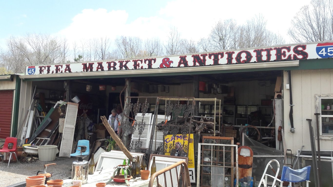 Penny’s Antique Mall & Flea Market