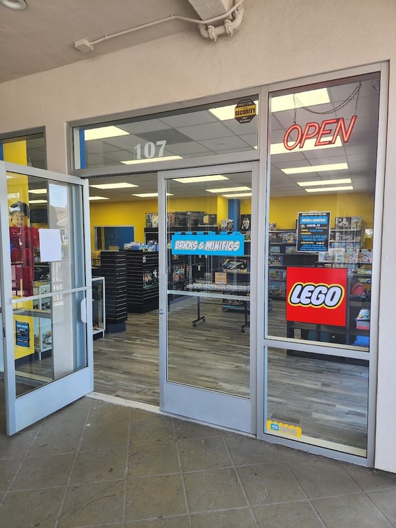 Bricks & Minifigs Lomita