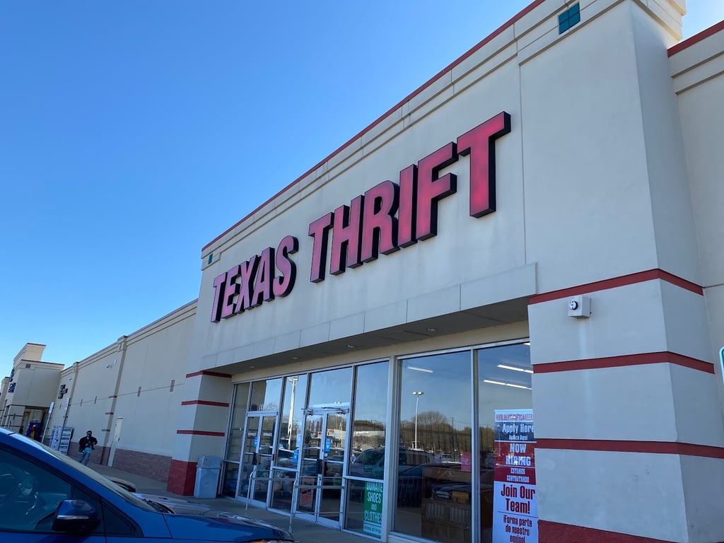 Texas Thrift Garland