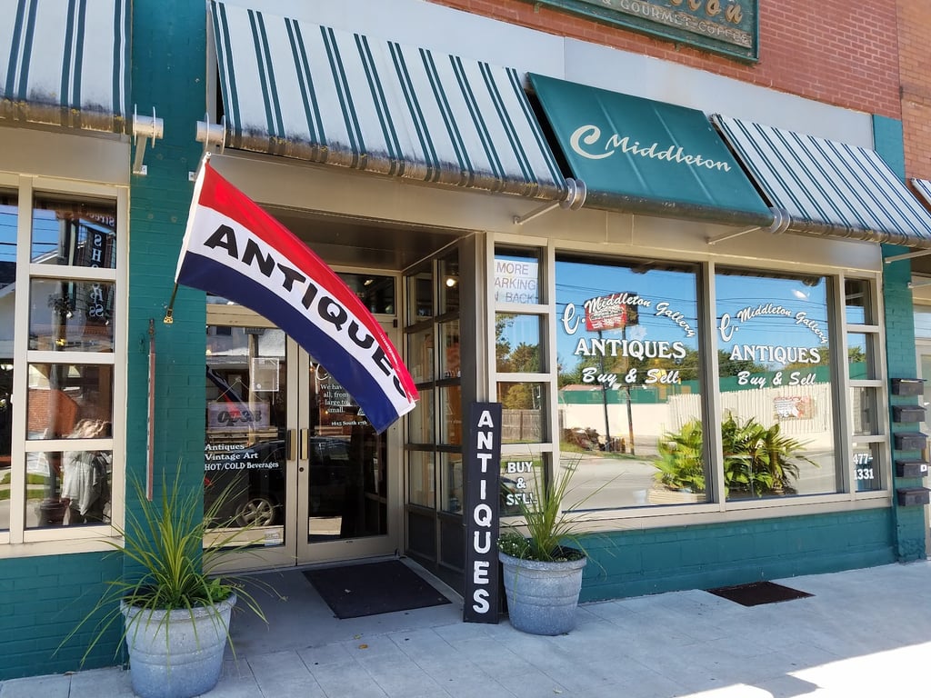 Middleton’s Antiques and Uniques