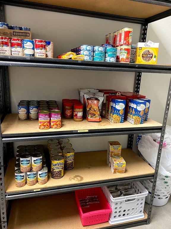 Connections Vineyard Church – Food Pantry