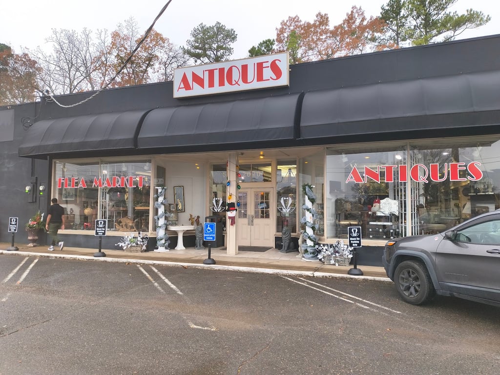 Black Tie Antique Mall