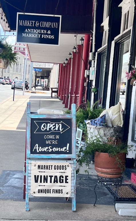 Market & Company