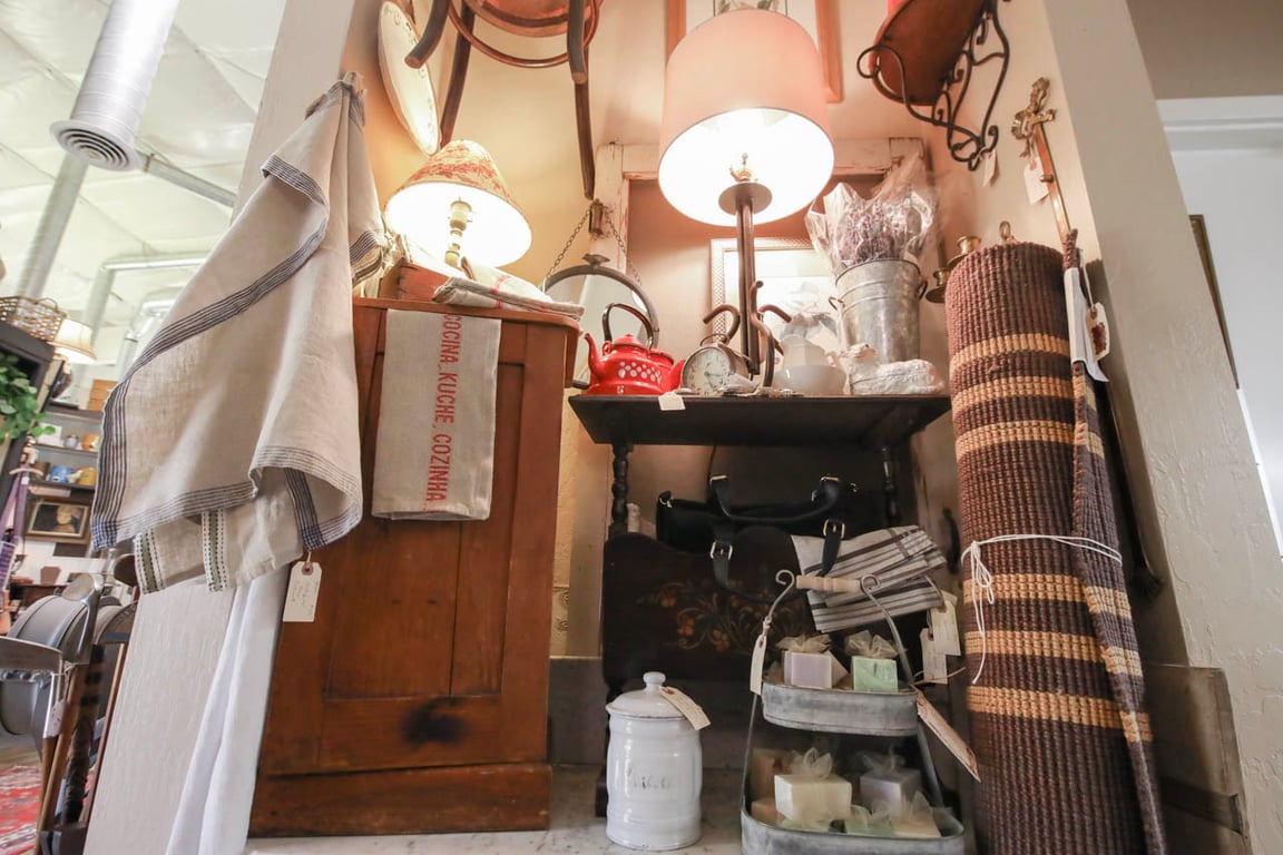 ANTIQUE WAREHOUSE